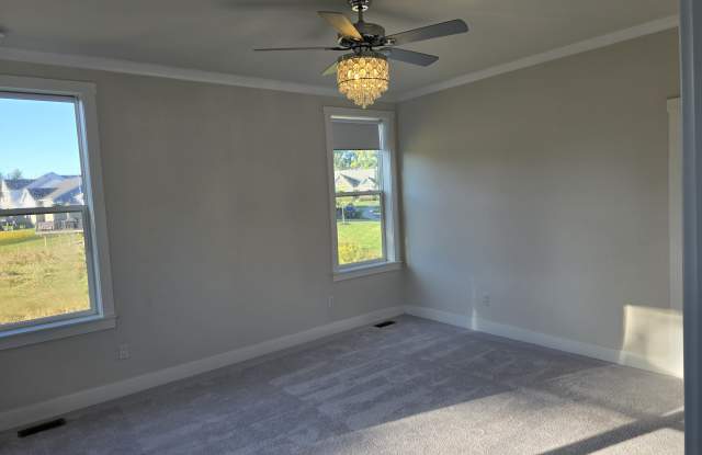 5545 Helmsdale Boulevard Gallery 4