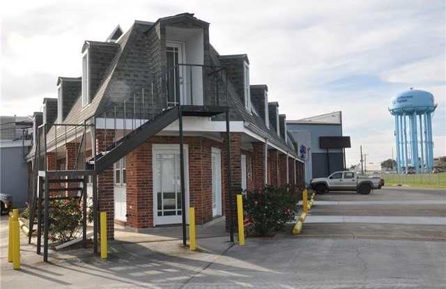 3212 S I 10 SERVICE Road Gallery 3