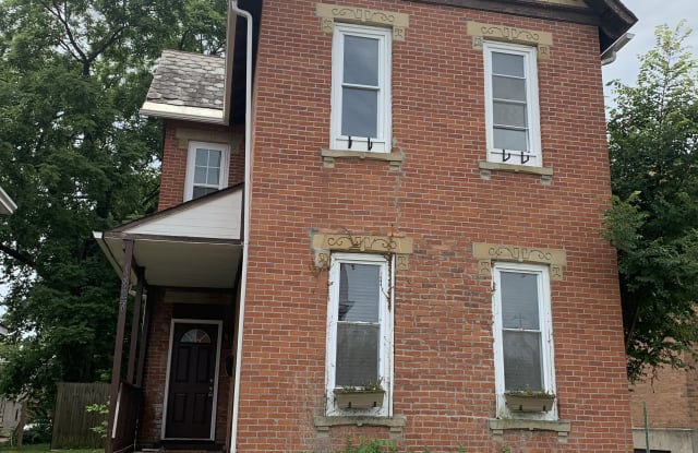 1427 Oak St - 1427 Oak Street, Columbus, OH 43205