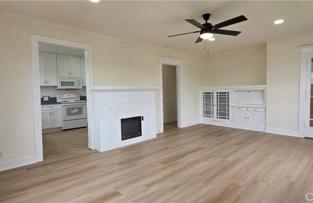 2838 E 4th photos photos