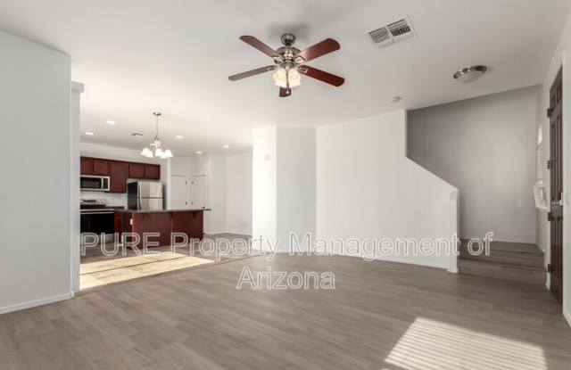 4044 E Oakland St photos photos