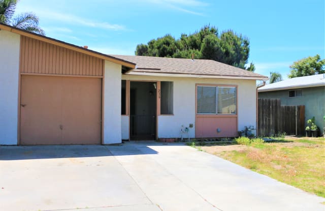 236 Avenida Descanso - 236 Avenida Descanso, Oceanside, CA 92057