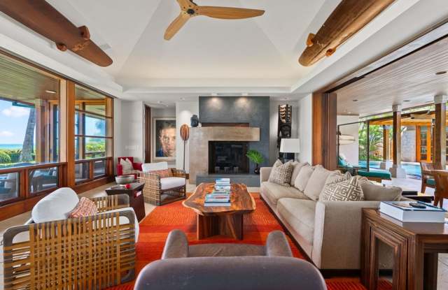 Beachfront Villa with Private Pool & Gym Gallery 4