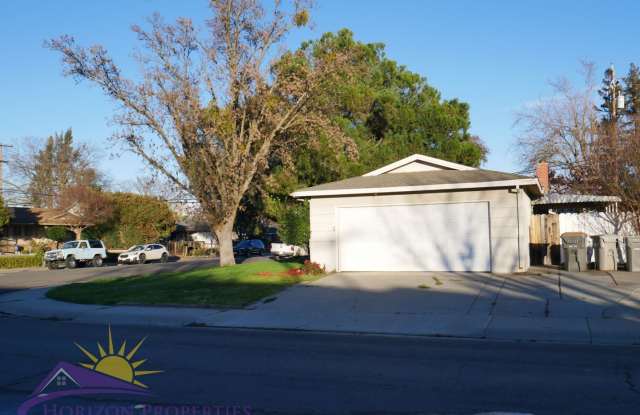 Bright 3 bed 2 bath 1,356 sq. ft. Single Family Home In Woodland photos photos