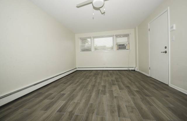 2402 N 76 Court Gallery 2