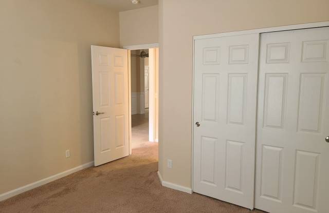 70 Seaford Place Gallery 4