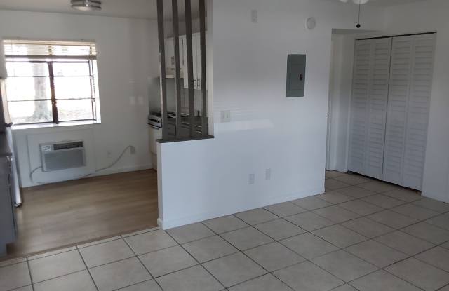 2142 Bradford St Apt 304 Gallery 1