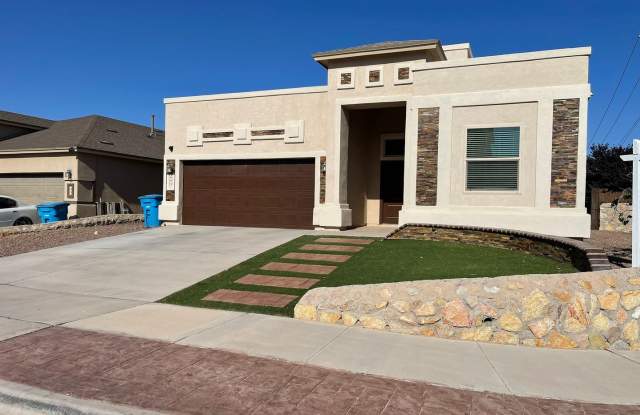 Charming and Stylish Home in Horizon City photos photos