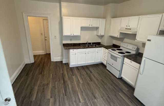1127 Ross Ave., 2 photos photos 1127 Ross Ave., 2 photos photos