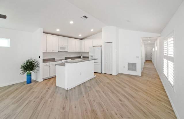 Grand Palm Annual Home for Rent Gallery 4