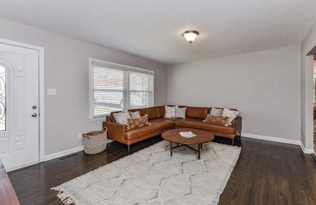 4201 Seaforth Drive photos photos