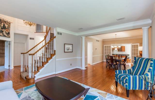 696 MILITIA HILL DRIVE Gallery 3