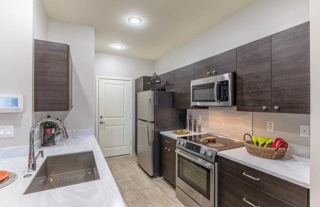 Pet Friendly Single Family Home with Yard photos photos