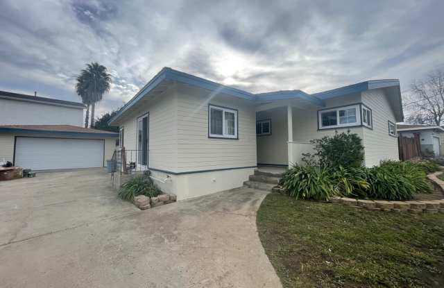 Beautifully Remodeled Home - 5141 East Falls View Drive, San Diego, CA 92115