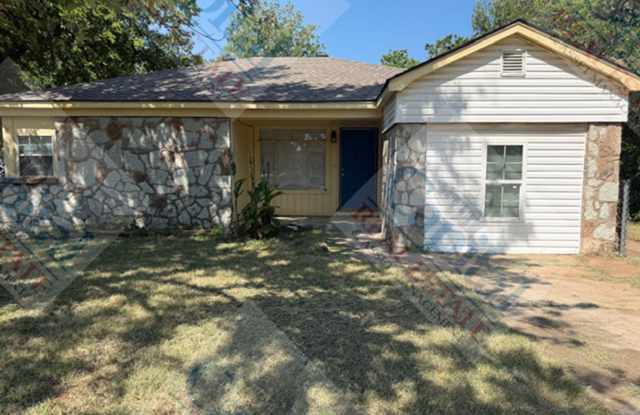 Charming 3 Bedroom W/ Bonus Room photos photos