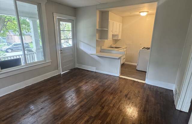 908 Southwest Macvicar Avenue - 1 Gallery 1