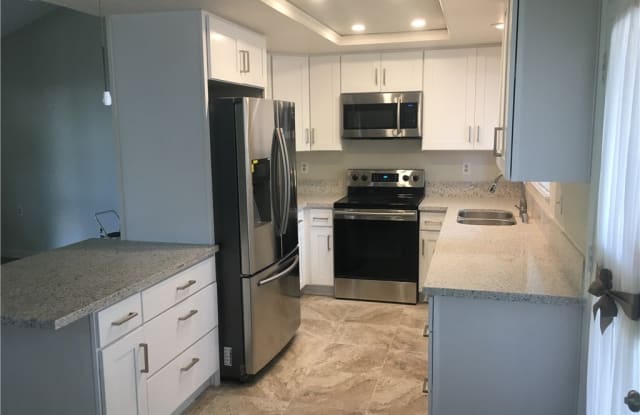 2255 Via Puerta - 2255 via Puerta, Laguna Woods, CA 92637