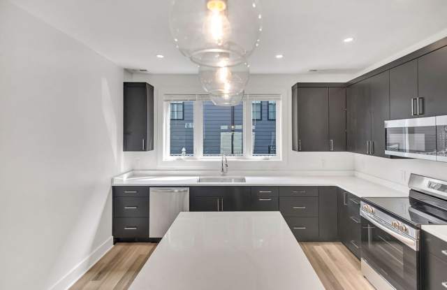 526 N. Lincoln photos photos