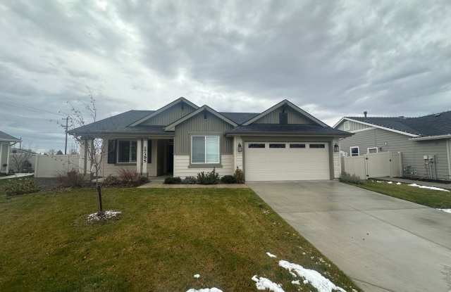Beautiful 3bed, 2bath 1600sq.ft. home in Fairhaven Sub (North Nampa) photos photos