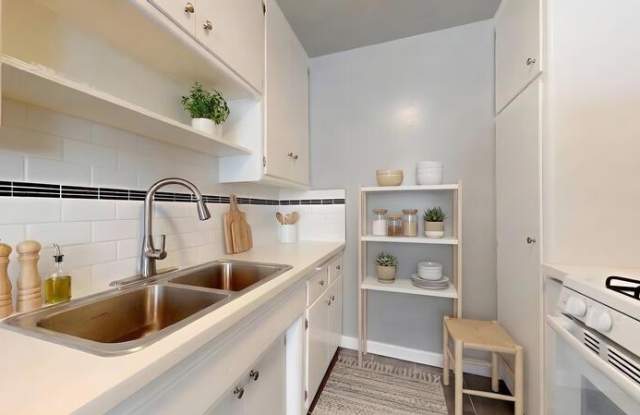 1529 Granville Avenue - 7 Gallery 3