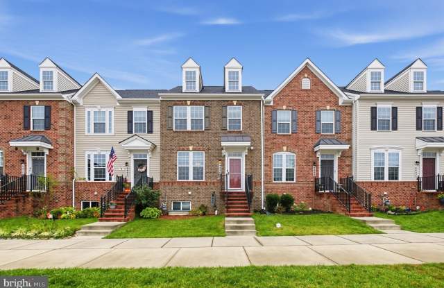 4446 TULIP Lane Gallery 1