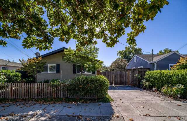 Charming Cottage Home In Central Redwood City - 3D Tour photos photos