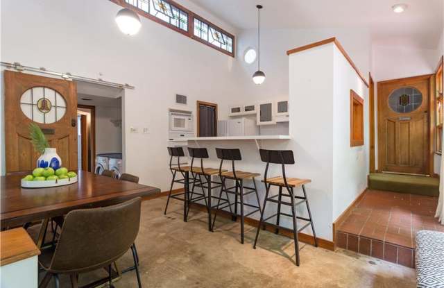 South Austin 4x2 Unique Home! photos photos