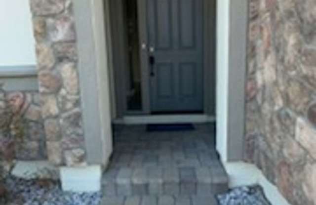Spacious University Ridge Home | 4 Bedrooms | 3 Bathrooms | 3,160 Sq. Ft. Gallery 1