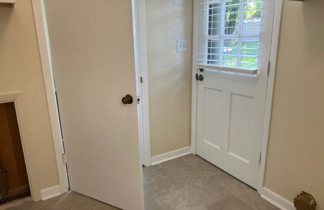 1711 Pennylane, SE Gallery 4