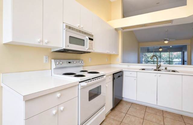 North Naples Condo for Rent- 2 Bedroom in Piper's Grove Gallery 3