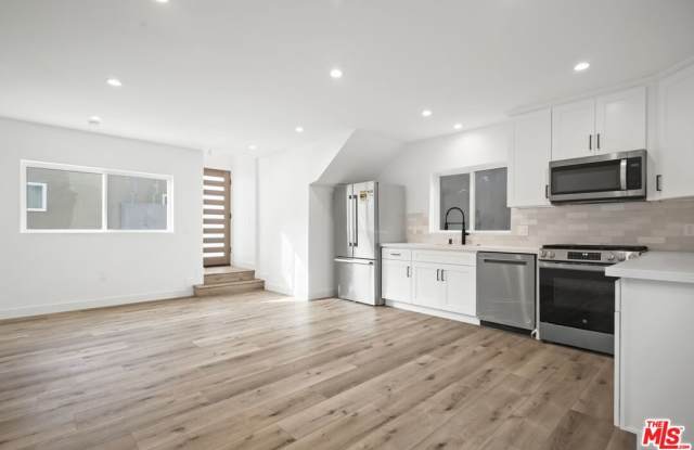 2808 S Cloverdale Ave photos photos
