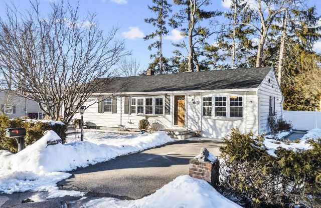 98 Valley Drive - 98 Valley Drive, Naugatuck, CT 06770