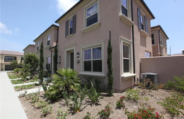61 Zen - 61 Zen Gdn, Irvine, CA 92620