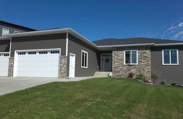 Incredible Home with Great Views in NW Bismarck photos photos