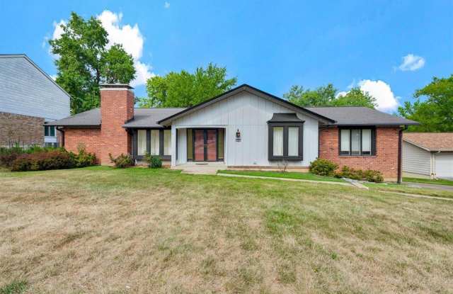 438 Brass Lamp Dr - 438 Brass Lamp Drive, Ballwin, MO 63011