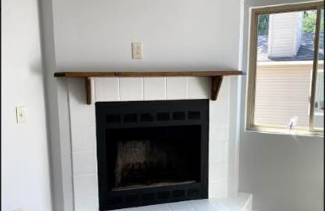 2512 E Monument St photos photos