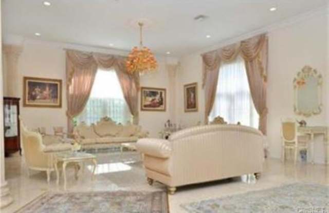 2100 Benedict Canyon Drive Gallery 4
