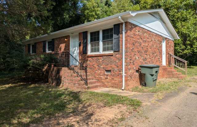 Cute All Brick Ranch Close to Mooresville Schools! Gallery 3