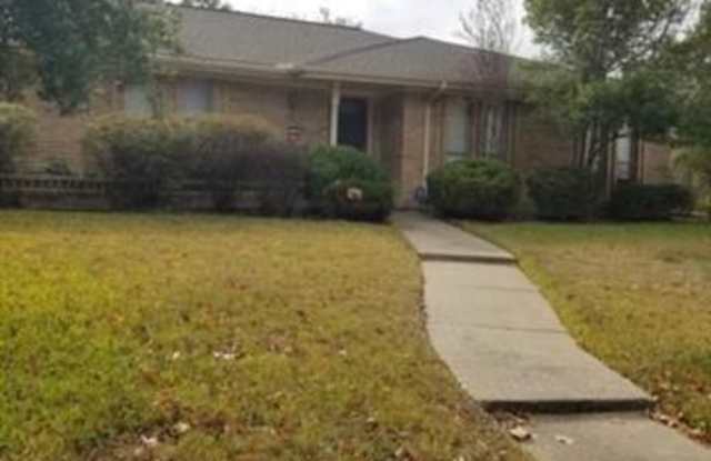 748 Juniper Lane - 748 Juniper Lane, Lewisville, TX 75077