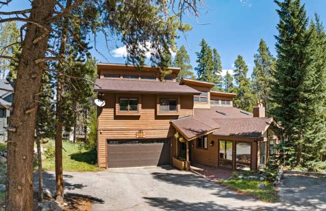 Country Mountain House with SKI AREA ACCESS, Multiple living spaces! DOG RUN! HOT TUB photos photos Country Mountain House with SKI AREA ACCESS, Multiple living spaces! DOG RUN! HOT TUB photos photos