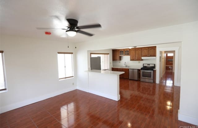 1224 W 41st Place - 1224 West 41st Place, Los Angeles, CA 90037