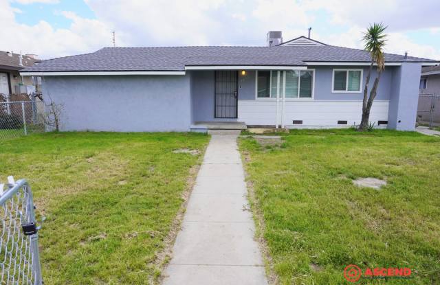 Home in Southeast Bakersfield! - 1409 Wilson Road, Bakersfield, CA 93304