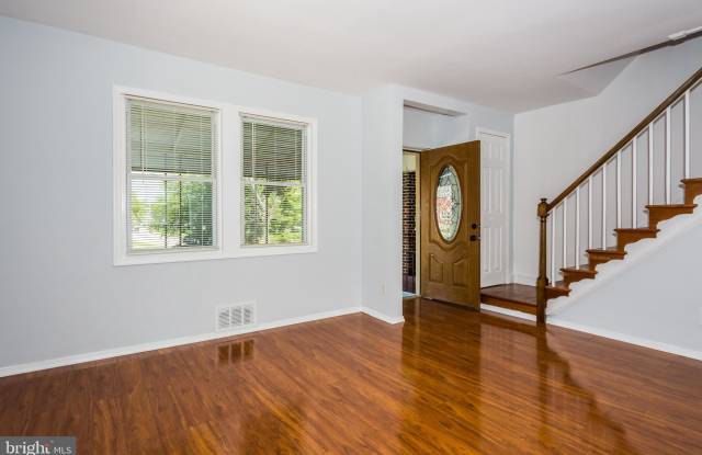 4017 BAREVA ROAD Gallery 4
