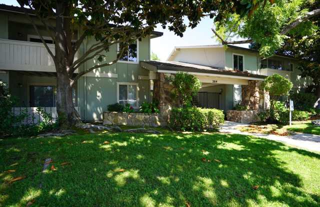 Nicely Updated Condo in Central Mountain View Location! Gallery 1