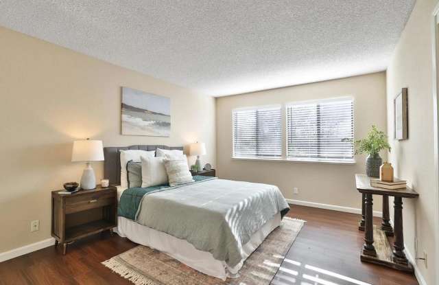 398 Coyote Creek Cir photos photos