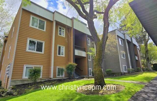 718 Kirkland Cir - 718 Kirkland Circle, Kirkland, WA 98033