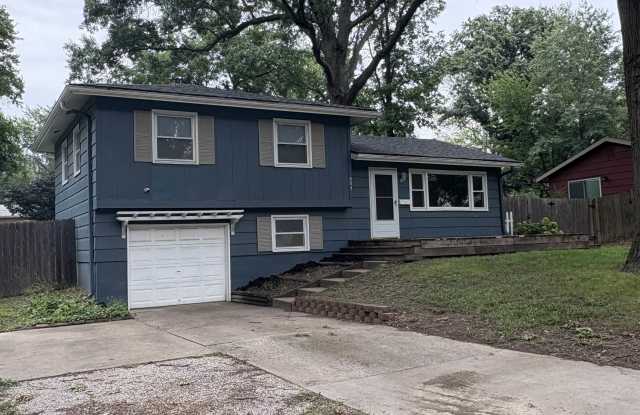 604 NW Falk Dr - 604 Northwest Falk Drive, Lee's Summit, MO 64063