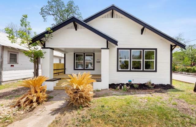1402 Center Street - 1402 Center Street, San Antonio, TX 78202