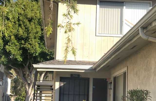 Charming 2-Story 2-Bedroom, 1-Bath Unit in Port Hueneme, CA photos photos