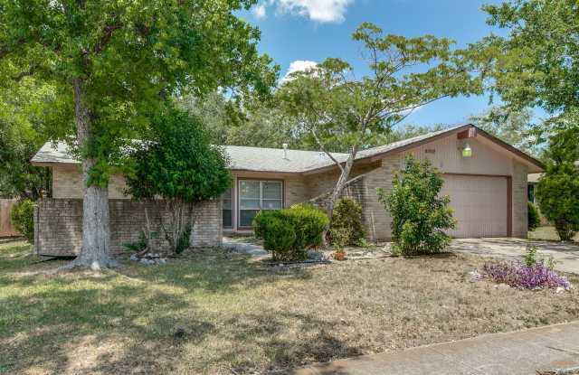 3-BEDROOM SINGLE STORY HOME IN WILDWOOD photos photos